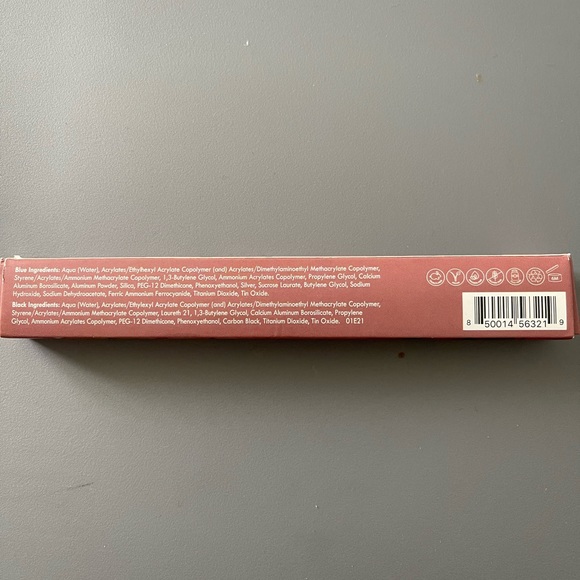 New CHELLA Dual Liquid Eyeliner Pearl in Pearl Black & Pearl Blue - Picture 9 of 12